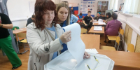 В Курске волонтёры помогают незрячим избирателям принять участие в выборах - Курская правда