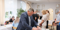 Игорь Мартынов проголосовал на выборах - Ast-News.Ru