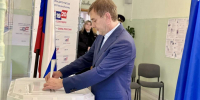Сенатор РФ Владимир Нетесов принял участие в голосовании на выборах депутатов Госдумы - Обозреватель.Врн