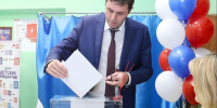 Сергей Петрин отдал свой голос на стартовавших сегодня выборах депутатов Госдумы - ВестиПК в Воронеже