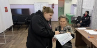 Волонтеры при необходимости оказывают помощь||Фото: Избирательная комиссия Пензенской области - Пензенская Правда