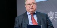 Сергей Степашин оставил послание на стене пожеланий в Общественной палате - ИППО