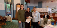 В Маджалисе пожилая избирательница пришла на участок вместе с внучкой - Кайтагский район