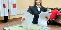 Семья директора Маганской школы Сергея Симонова сегодня проголосовала на выборах - Газета Пригород