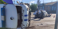 На Михайловской столкнулись три авто: служебный УАЗ полиции опрокинулся после удара - Shadr.Info