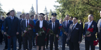В столице Удмуртии в День оружейника возложили цветы в Сквере Победы - Единая Россия
