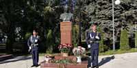 Цветы возложили к Вечному огню в День оружейника в Ижевске - ИА Удмуртия