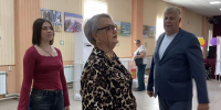 Солисты областных филармонии и дворца культуры в Херсонской области затянули «Матушку-землю» на избирательном участке - Единая Россия
