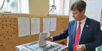 Сенатор РФ Попадайло проголосовал на выборах в Брянской области - БрянскToday.Ru