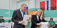 Александр Артемов проголосовал на выборах депутатов Госдумы и Заксобрания - Единая Россия