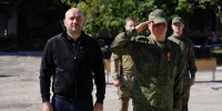 Партию дронов и техники передали из Самары в зону СВО в присутствии губернатора - Самарская Газета