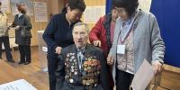 В Бурятии 103-летний ветеран ВОВ проголосовал на выборах в Госдуму - ИА Байкал-Daily