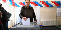 Губернатор Александр Дрозденко проголосовал на выборах - Комитет по печати