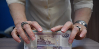 Более 1,1 млн рублей долга выплатили организации после проверки в Мирном - Комсомольская Правда