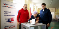 Ветеран Великой Отечественной войны Адельфина Мазятова проголосовала на избирательном участке в Дзержинском - Телеканал ЛТВ