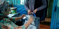 На Орловщине члены УИК повредили пломбы переносного ящика для голосования - Орловский Вестник