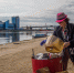 Волонтеры копались в песке на Городском острове в Астрахани - Punkt-a.info