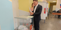 Игорь Зубарев проголосовал на выборах-2026 в Петрозаводске - StolicaOnego.Ru