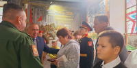 Вручение награды родным бойца. / ФОТО: Римма Баратова. - Бугульминская газета
