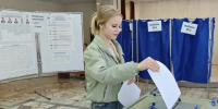 На избирательные участки Клетского района в дни голосования приходят молодые люди - Газета Дон