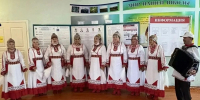 Жители села Егоркино пришли на выборы в чувашских костюмах под песню - Единая Россия
