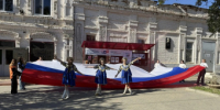 Патриотический флешмоб в народных костюмах провели волонтёры культуры во второй день голосования - Дубовский район
