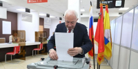 Депутаты Совета депутатов г.о. Домодедово принимают участие в голосовании - Администрация г. Домодедово