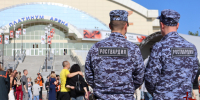 Росгвардейцы обеспечили правопорядок во время проведения первого домашнего матча хабаровского «Амура» регулярного чемпионата КХЛ - Росгвардия