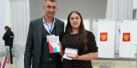 В Кедровке голосуют молодые избиратели: у Софьи Поповой день рождения и первый в жизни выбор - Администрация города
