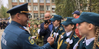 В школе № 39 имени Героя РФ генерала армии Е. Н. Зиничева прошла церемония посвящения в кадеты и курсанты - МЧС Иркутской области