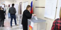 Голосуйте по справедливости! Евгения Боровикова проголосовала на выборах депутатов Госдумы и Алтайского краевого Законодательного Собрания - Справедливая Россия