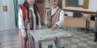 Ещё две молодые пары из Республики Алтай проголосовали в день своей свадьбы - Единая Россия