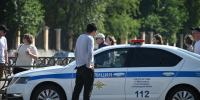 Две полицейские машины подожгли на улице Марата в Петербурге - Комсомольская правда