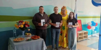 Молодежь принимает участие в голосовании на выборах депутатов Государственной Думы РФ - Единая Россия