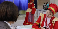 «Голос на выборах – это голос за будущее нашей страны, за будущее наших городов», - уверены артисты Народного ансамбля песни и танца «Барвинок - Администрация города Свердловска и Свердловского района