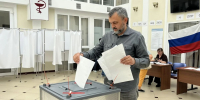 Свой гражданский долг исполнил руководитель регионального исполкома партии «Единая Россия» Рамазан Афашагов. - Единая Россия