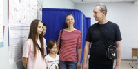 Астраханская многодетная семья пришла на выборы в полном составе - Комсомольская Правда