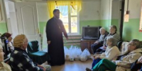 Одиноким людям села Малягурт оказана благотворительная помощь - Глазовская Епархия