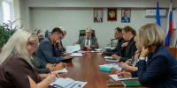 Сегодня мэр Саянска Александр Ермаков совместно с руководителями структурных подразделений администрации города провел еженедельное планерное совещание - Администрация Саянска