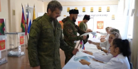 В Новороссийске казаки пришли на выборы на конях - Совет Муниципальных Образований
