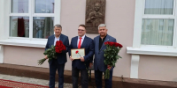В Зеленодольске Михаил Афанасьев и Радик Хасанов открыли барельеф Олегу Лундстрему - Зеленодольский район