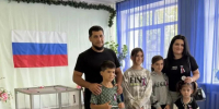 Многодетная семья проголосовала в Андроповском округе. - Андроповский район