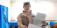 Голосует и.о. заведующего Вонданским и Пиксурским территориальными отделами. - Даровской район