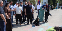 В Избербаше  продолжается голосование: глава города Расул Бакаев  оценил праздничную атмосферу на  избирательных участках - Избербаш-инфо