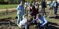 В Дивеевской школе-интернате высадили фруктовый сад в честь 70-летия стройкомплекса России - Правительство Нижегородской области