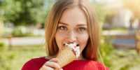 девушка с мороженым - Bankfax.Ru