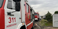 Пожар в Чехове на ул. Радужной: огнеборцы не дали огню перекинуться на соседние участки - Chehov-Vid.Ru