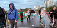 "Опасно для жизни". В Мурино на тропе в сторону метро заметили заборы - фото    - 47 новостей