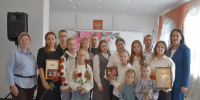 В Каменском районе многодетным мамам вручили медали «Материнская доблесть» - Министерство труда, социальной защиты и демографии