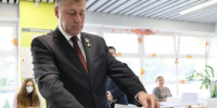 Александр Шуваев сегодня принял участие в голосовании. - Ровеньский район